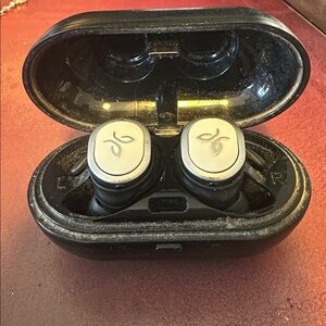 Jaybird Black Earbuds Case JayBird RUN In-Ear Wireless Bluetooth Headphones